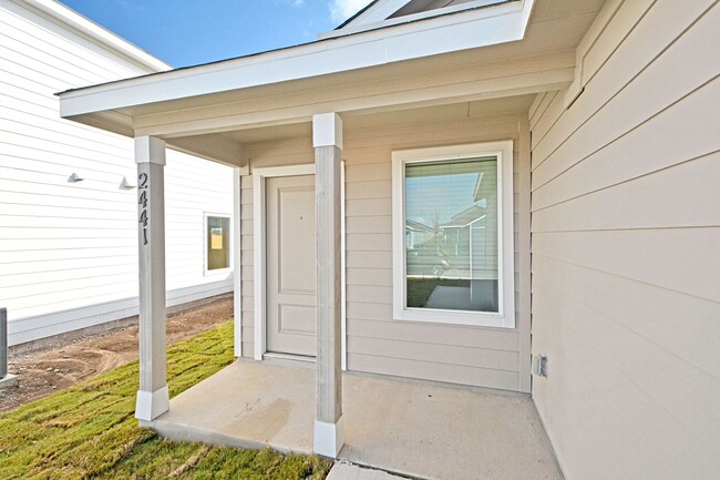 Photo - 2441 Legends Crk