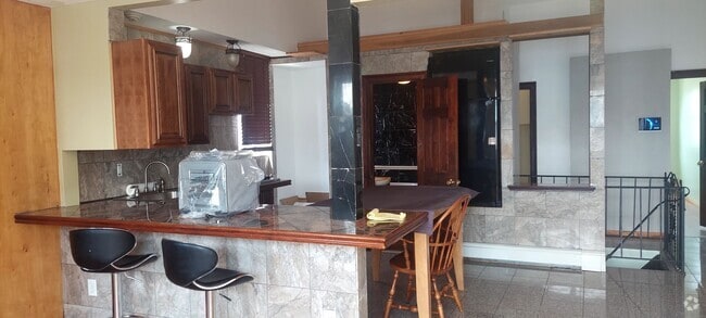Building Photo - 5413 Andrews Ave Unit 2A Rental