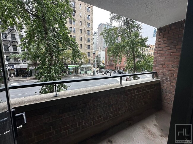 Photo - EAST 35 STREET Unidad 2I