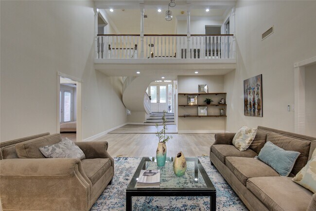 Photo - 714 Last Arrow Dr