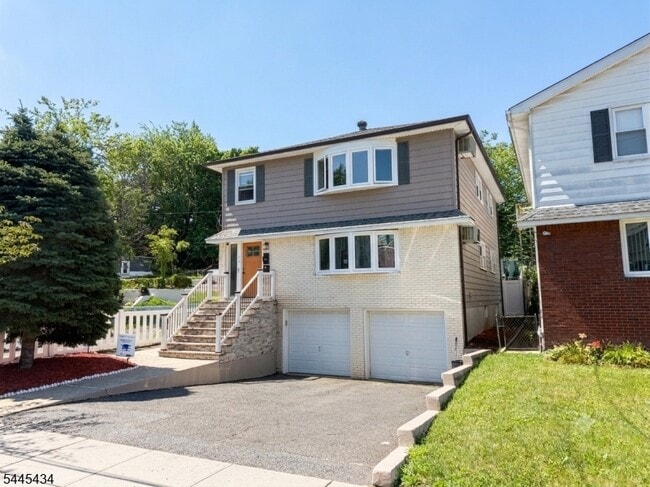 15 Wallace St Unit 2