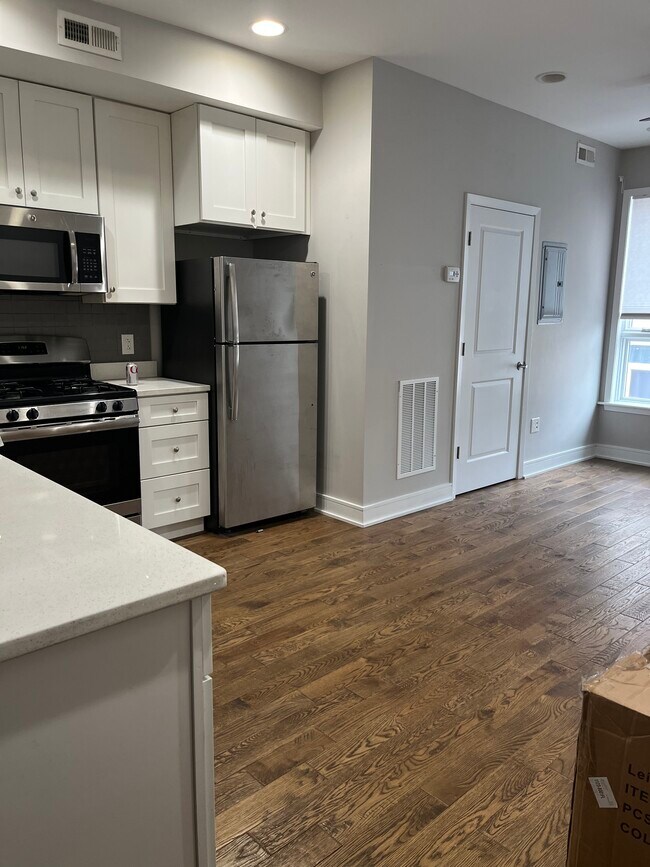 Photo - 2635 Livingston St Unit 2