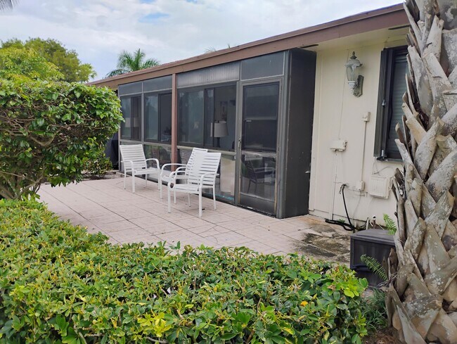 Photo - 51 Mayfair Ln