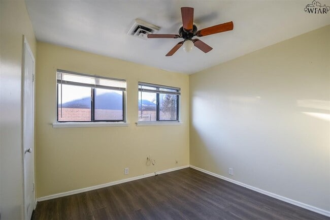 Photo - 1604 Red Fox Rd