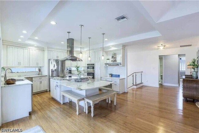 Photo - 437 Tradewinds Ave
