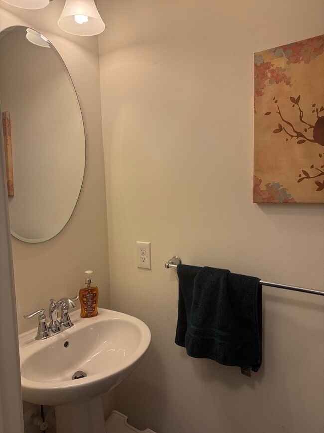 Photo - 721 Bender Rd