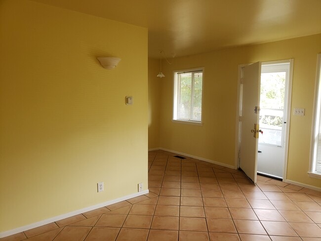 Photo - 903 E Laird Ave