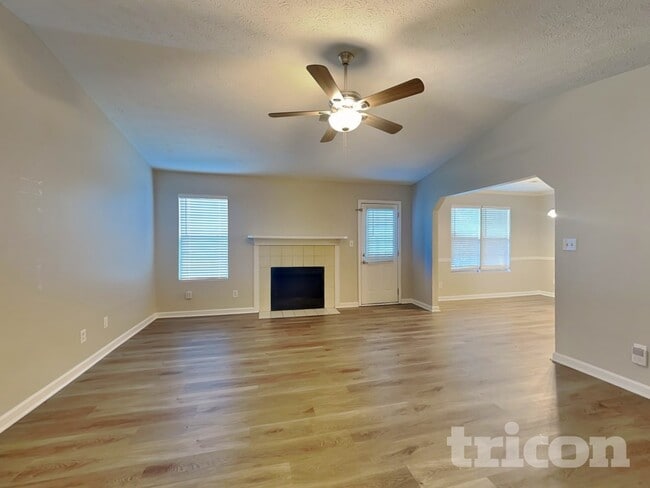 Photo - 2797 Priscilla Way