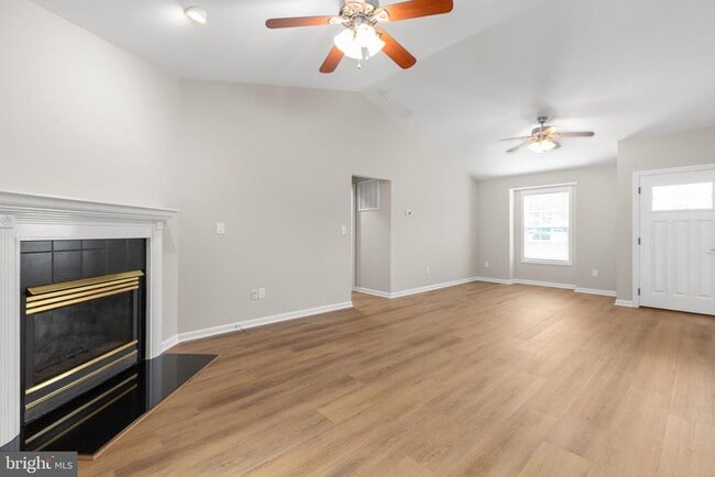 Photo - 205 Old Landing Ct