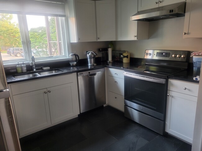 Photo - 216 E Marshall St Townhome