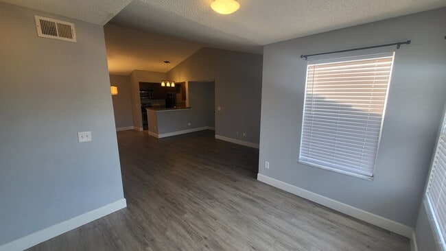 Photo - 5140 Conroy Rd Unidad 831