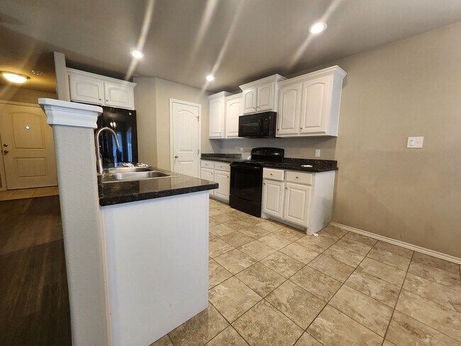 Photo - Beautiful 4 bedroom