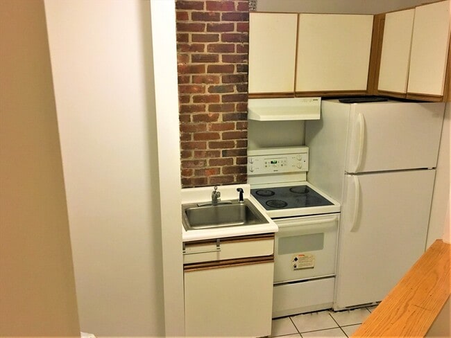Photo - 391 Langley Rd