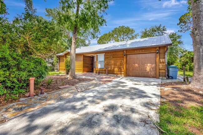 Photo - 2950 SW Bright St