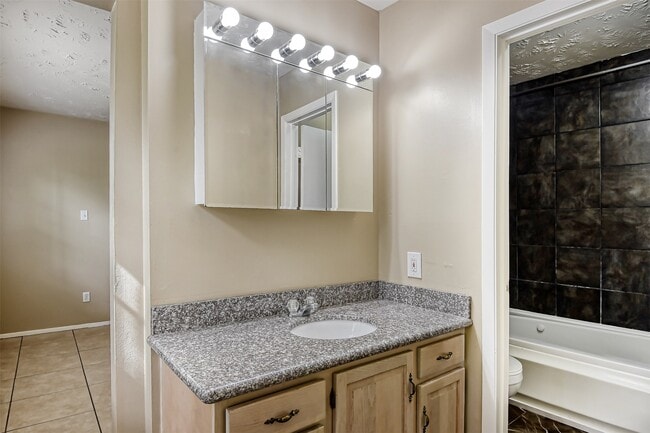 Building Photo - 45 Coralberry Rd