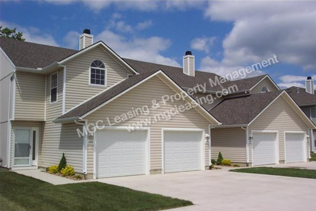 Building Photo - Fall into Comfort and Style at South Garde... Rental