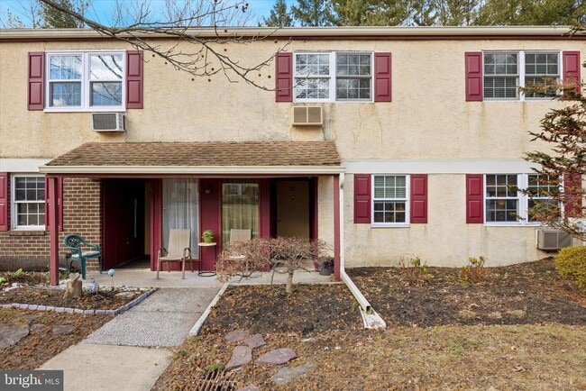 Building Photo - 178 Elephant Rd Unit B21