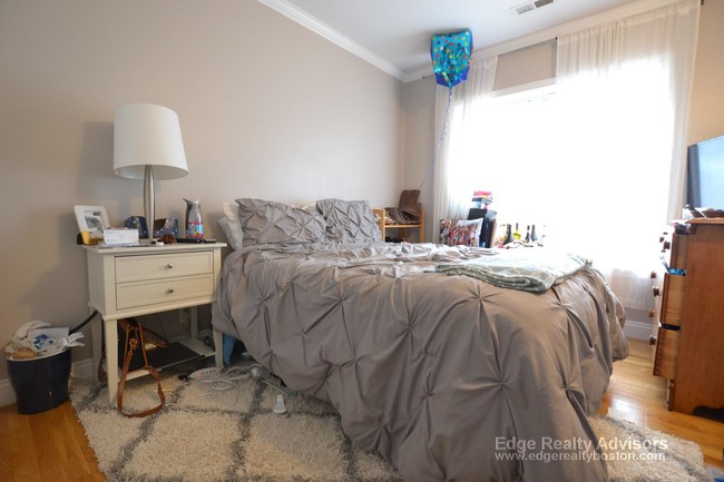 Photo - 176 Newton St Apartments Unit 3