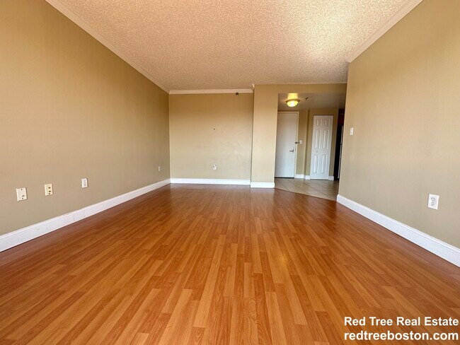 Photo - 15 N Beacon St Unidad 503