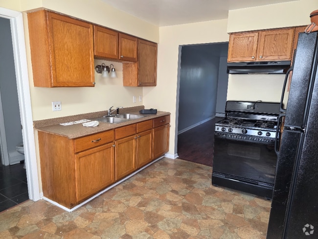 Building Photo - 15546 Sunset Dr Rental