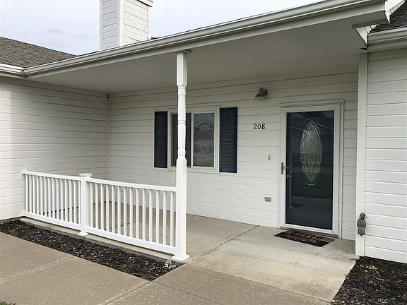 Photo - 208 Northfield Rd