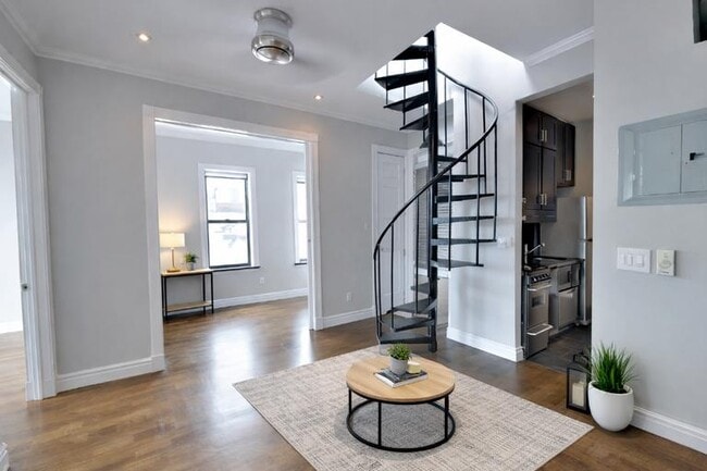 Photo - 199 E 3rd St Unidad 5A