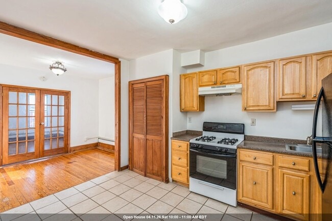 Building Photo - 35 Harmon St Unit 4