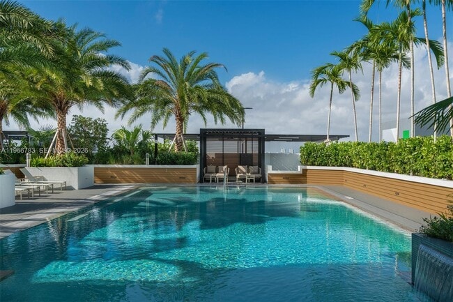 Photo - 221 SW 12th St Unidad PH7