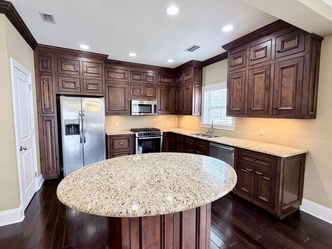 6270 Ladera Trail