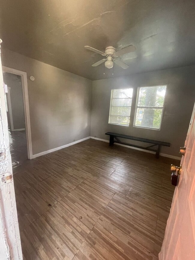 Photo - 2 bedroom One Bath Home For Rent