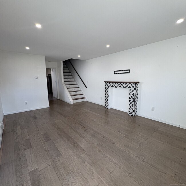 Photo - 45 Birdsey St