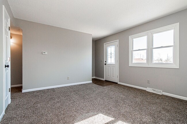1369 Parkside Dr
