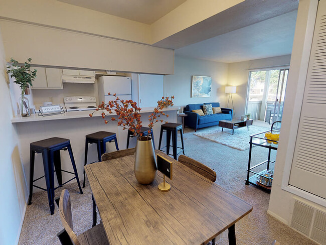 Building Photo - Castle Pointe Rental