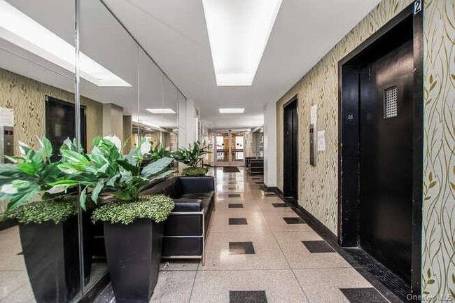 Photo - 6 Fordham Hill Oval Unit 15F