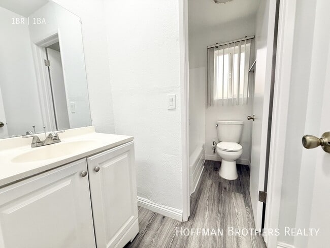 Photo - 14831 Delano St Unit 1