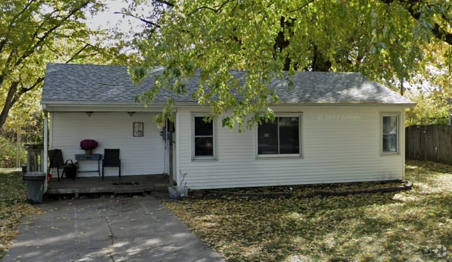 Building Photo - 706 E 27th St S Rental