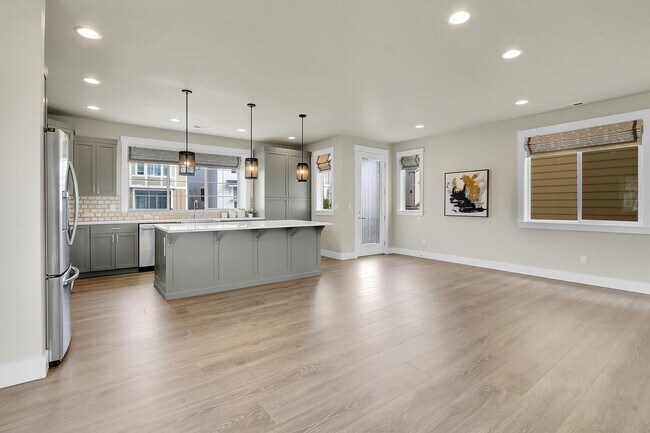 Photo - 13922 12th Pl W