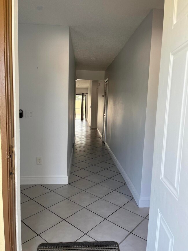 Building Photo - 1296 White Pine Dr Rental