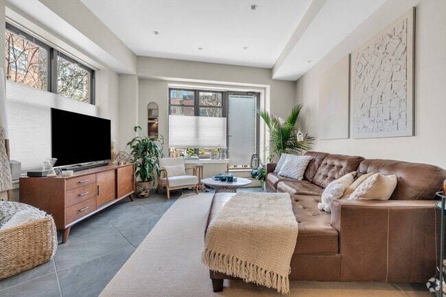 Building Photo - 1166 Washington St Unit 201 Rental