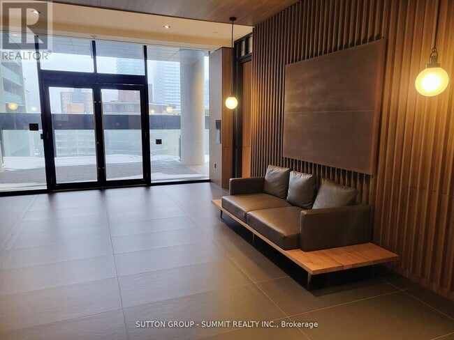 Photo - 55 Charles St E Unité 1701