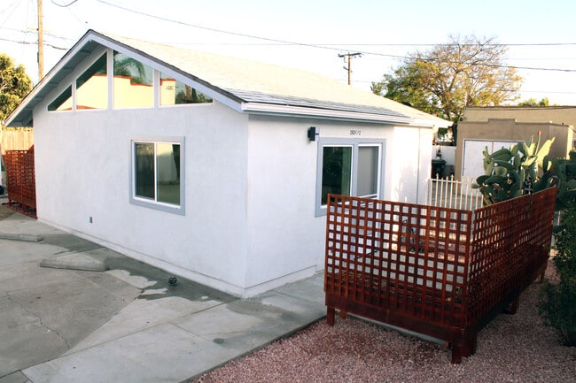 Building Photo - 2826 8th Ave Rental