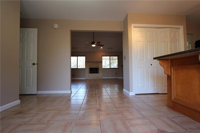 Photo - 1825 Skyline Dr
