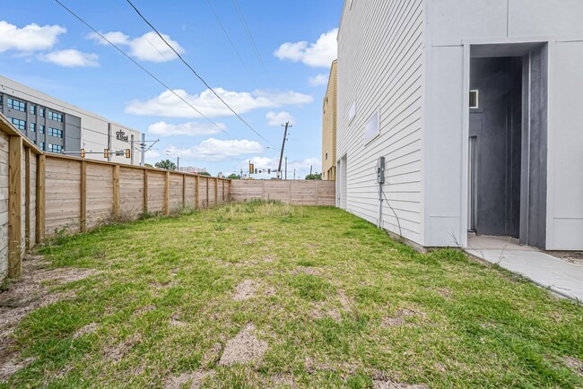 Photo - 3468 Bremond St