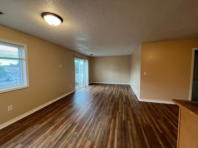 Building Photo - 886 Wescott Square Unit 202 Rental