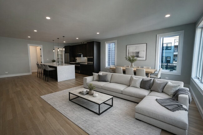 Photo - 4243 N Damen Ave