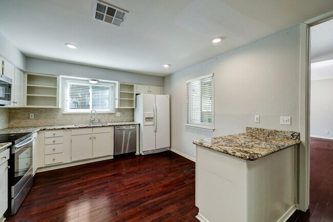 Photo - 1611 Prairie Mark Ln