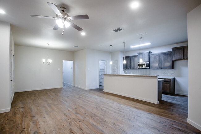Photo - Beautiful Like-New Townhome Located South of Town Near Cooper Elementary