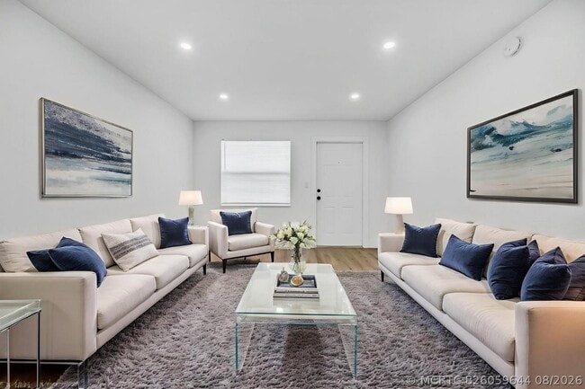 1015 NE 17th Ave Unit 201