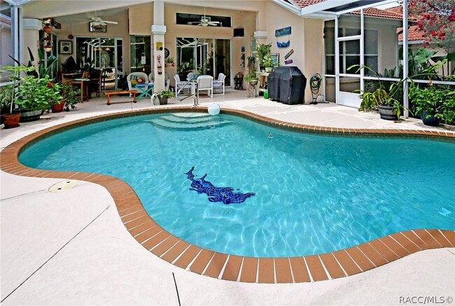 Photo - 559 W Doerr Path