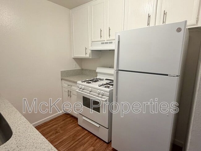 3028 Juniper St Unidad 2